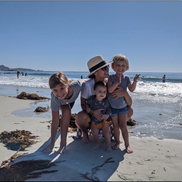 Meet your Posher, Allie - Picture 3 of 4